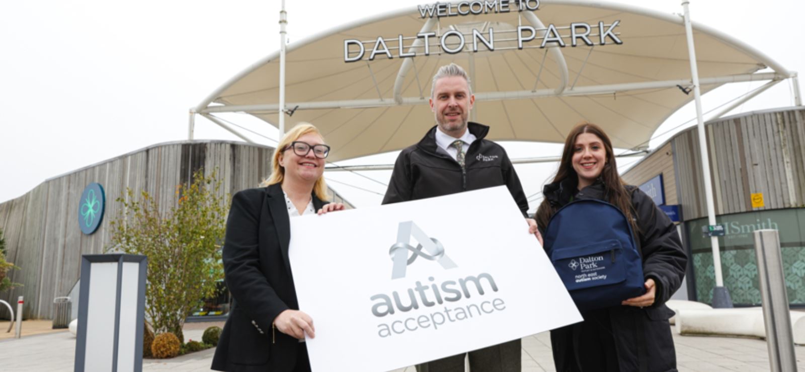 A group of people outside Dalton park